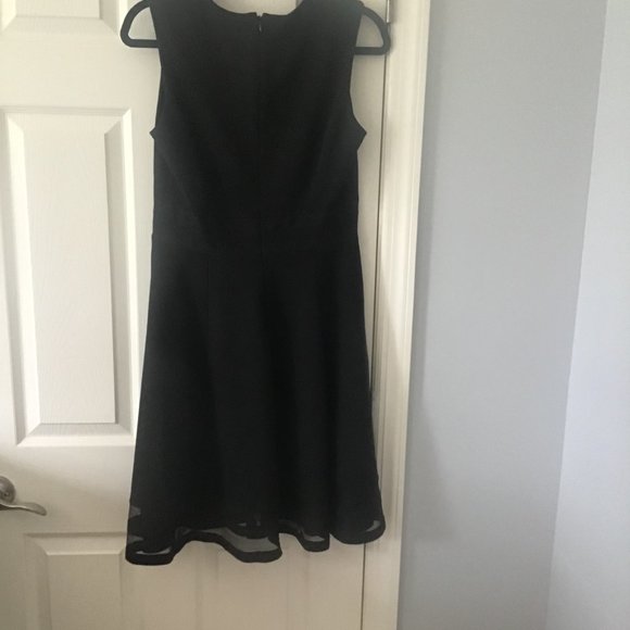 Calvin Klein Black sleeveless dress-detailed bottom-excellent condition size 8 - Picture 3 of 3